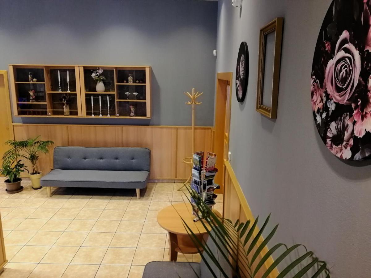 Vzdelavaci Stredisko A Hotel فارنسدورف المظهر الخارجي الصورة