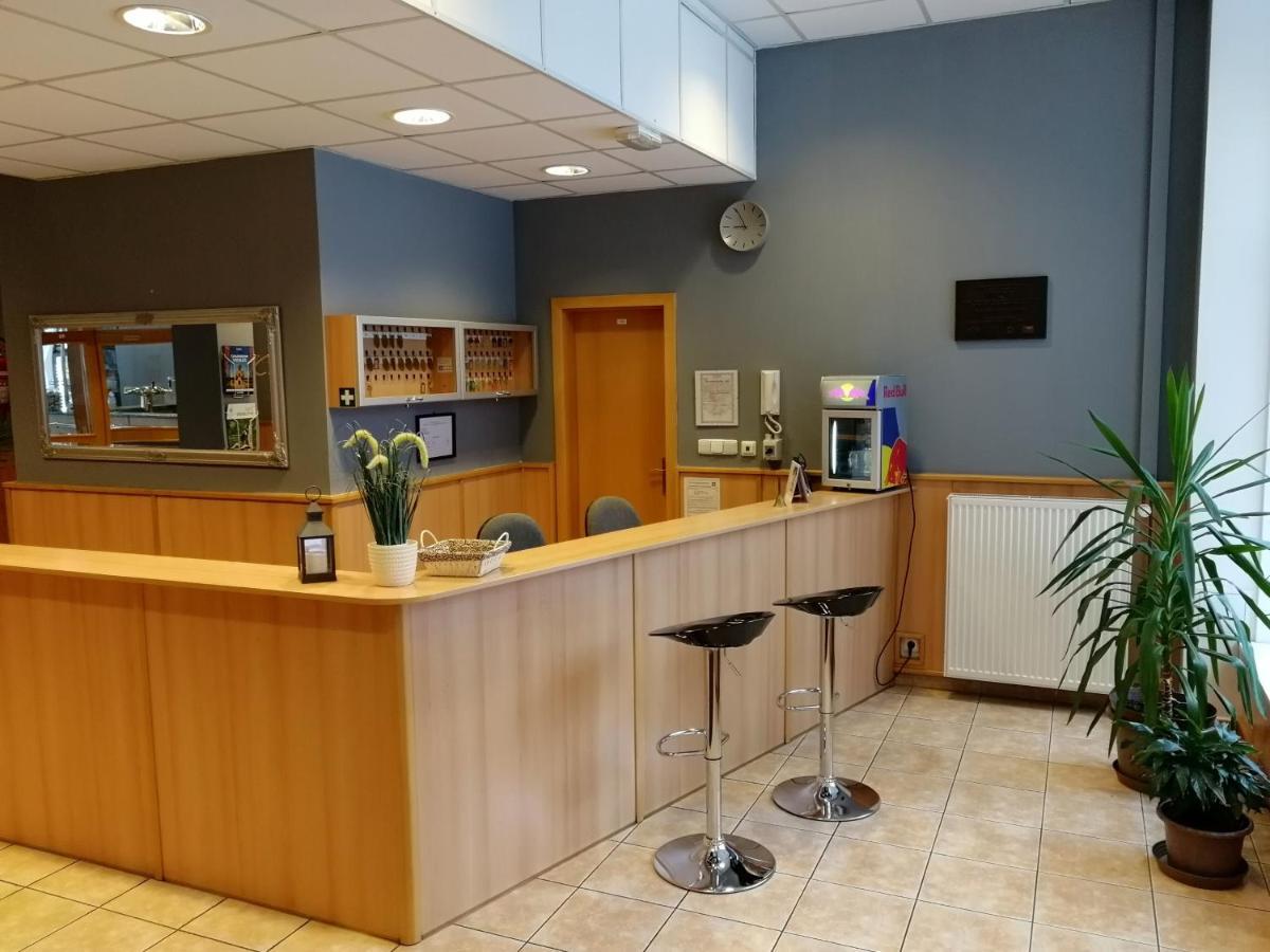 Vzdelavaci Stredisko A Hotel فارنسدورف المظهر الخارجي الصورة
