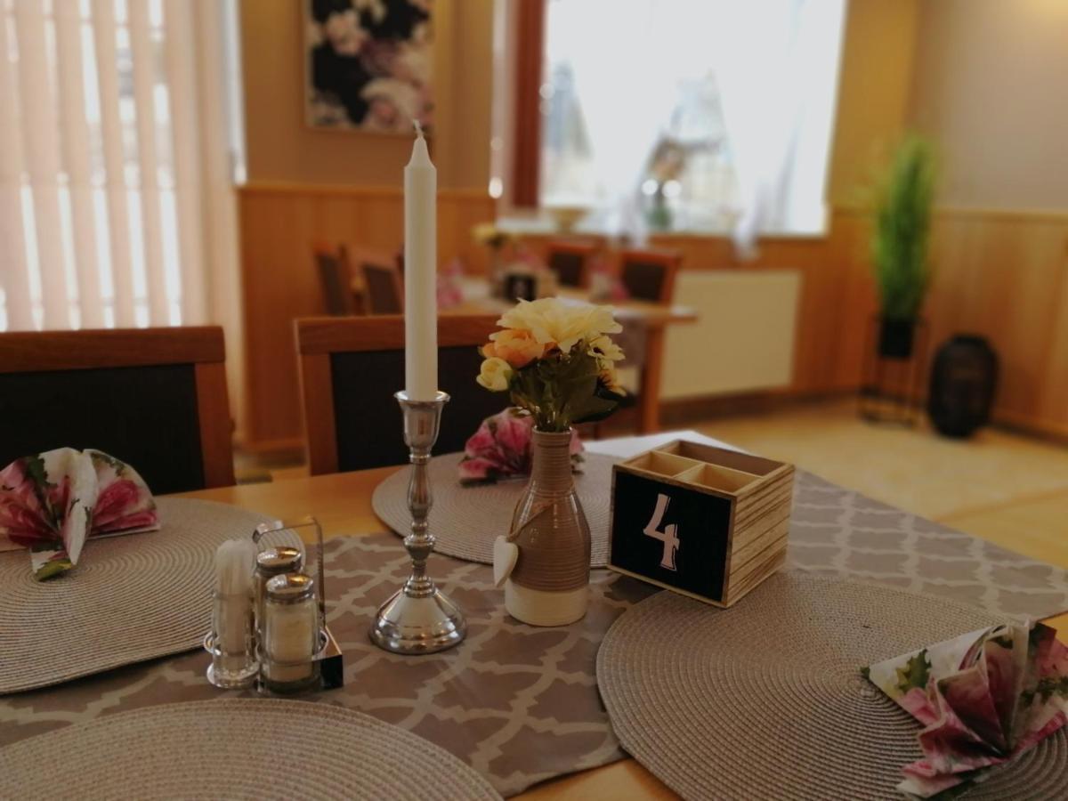 Vzdelavaci Stredisko A Hotel فارنسدورف المظهر الخارجي الصورة